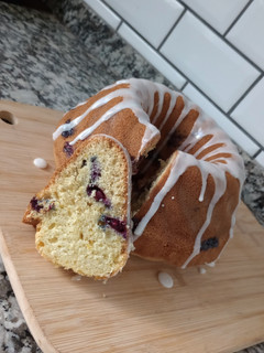 Una foto de Budín de limón y arándanos 🍋🫐 (sin manteca)