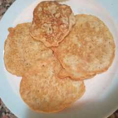 Una foto de Pancakes de avena y banana. Rápidos!