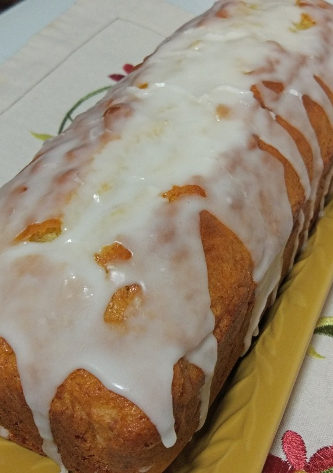 Una foto de Bizcocho de limón con glaseado