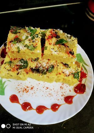 A picture of Gujrati Dhokla.