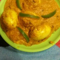 A picture of Shahi egg curry.