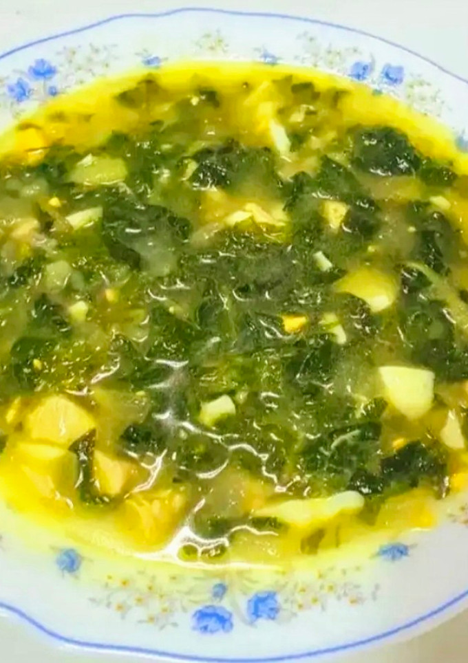 Una foto de Sopa de acelgas