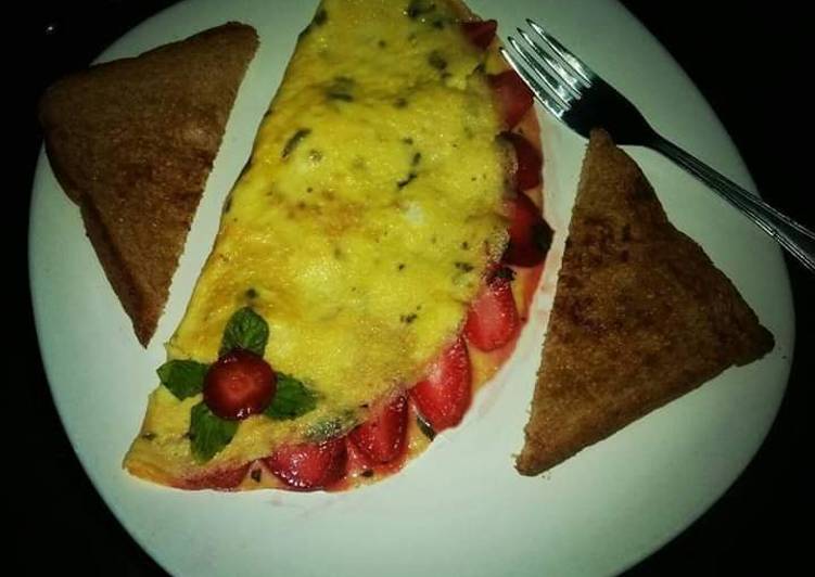 Strawberry Omelette🍓🍳