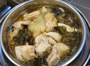 大茂黑瓜香菇冬瓜雞湯～大同電鍋 的食譜成品照片
