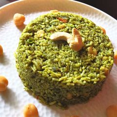 A picture of Palak/spinach Rice.