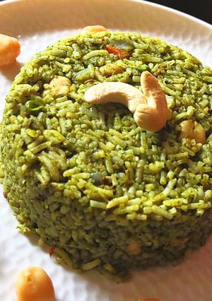 A picture of Palak/spinach Rice.