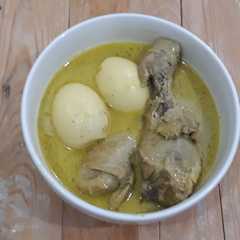 A picture of Opor bumbu instan Indofood.