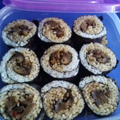 A picture of Shiitake rolls.