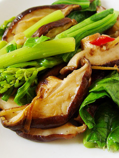 【厚生廚房】香菇炒時蔬 的食譜成品照片