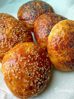 Una foto de 55.🍞Panecillos de aceite de sésamo tostado