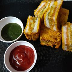 A picture of Cheesy stuffed bread.