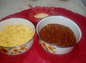 Una foto de Tuco o salsa boloñesa con corbatitas al huevo