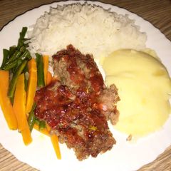 A picture of Meatloaf.