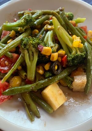Foto di Insalata estiva di verdure e feta
