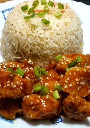 A picture of Dragon Chicken with Vegetable Fried Rice !.