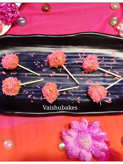 A picture of Pink Raspberry and Yoghurt Clovers.