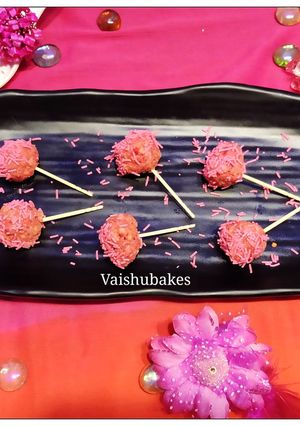 A picture of Pink Raspberry and Yoghurt Clovers.