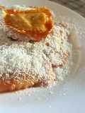 Medaglioni di pesce al sugo di pomodoro fresco e salsa con aggiunta di cacioricotta