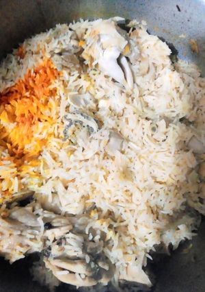 A picture of Chicken pilao.