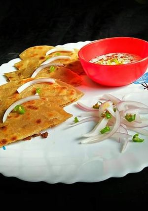 A picture of Chicken keema paratha.