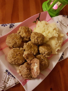 Foto di Polpette di carne e zucca con cuore filante