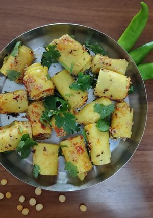 ખાંડવી(Khandvi Recipe in Gujarati) રેસીપી મુખ્ય ફોટો