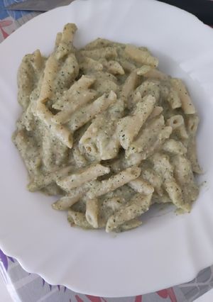 Una foto de Macarrones con salsa de calabacín