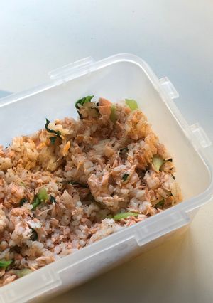 鮭魚炒飯 的食譜成品照片