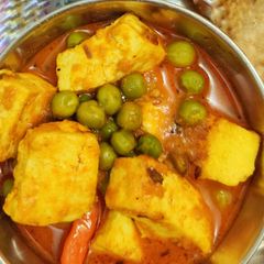 A picture of Matar Paneer.