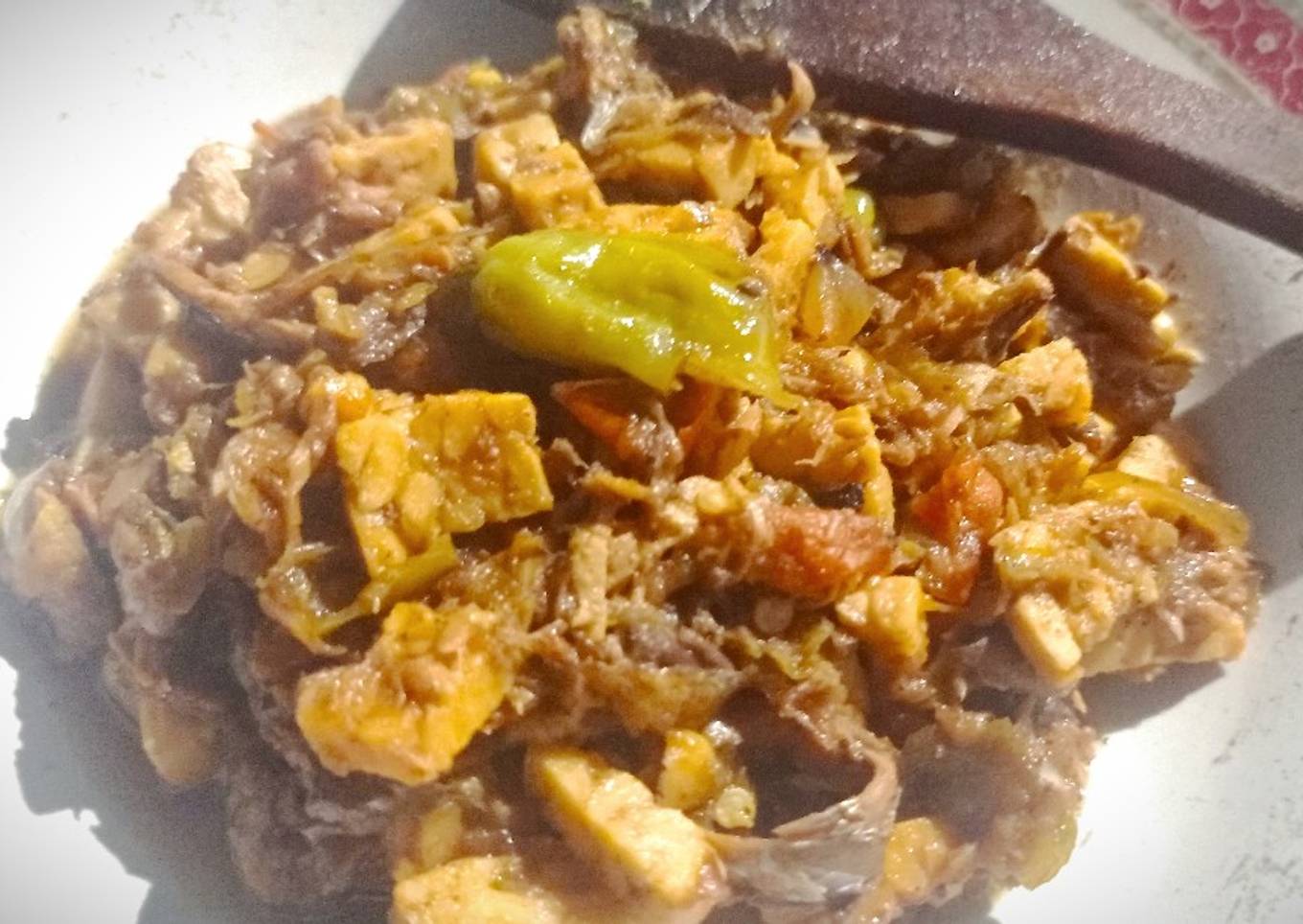 Oseng ikan cangkalan campur tempe