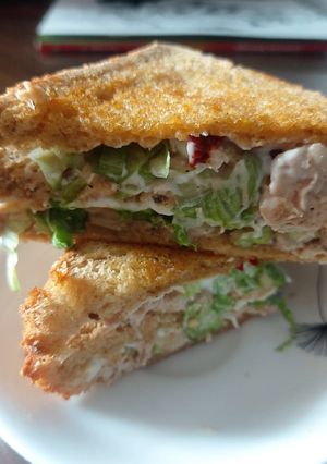 চিকেন স্যান্ডউইচ (Chicken Sandwich recipe in bengali) রেসিপির প্রধান ছবি