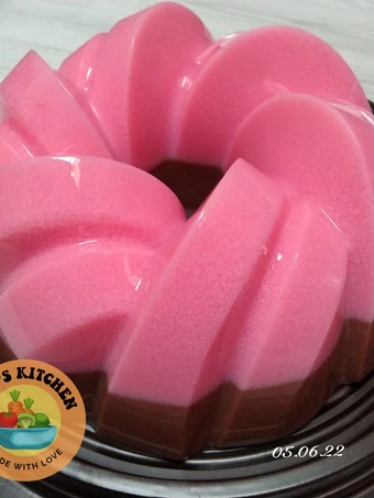 Langkah Gampang Membuat Resep 531.Puding Coklat Strawberry yang Enak Banget Anti Ribet, Lezat Sekali