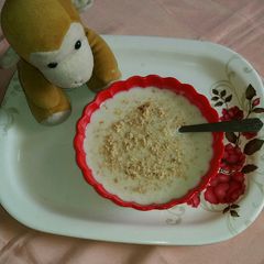 A picture of Milk and oats porridge.