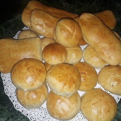 Pan casero hecho con aceite (receta fácil y económica) Receta de Adrii  Camii Gorosito- Cookpad