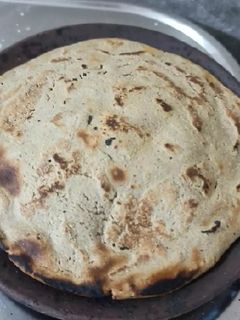 બાજરાનો રોટલો (Bajra Rotlo Recipe In Gujarati) રેસીપી મુખ્ય ફોટો