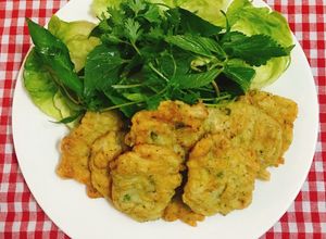 Hình của món Cá Cơm Shirasu Chiên Bột.