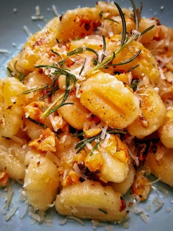 Recipe Pan Fried Gnocchi With Crispy Garlic, Toasted Walnuts &amp; Rosemary the Perfect Can spoil the tongue