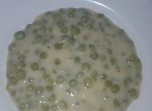 Tejfölös borsófőzelék recept fotója