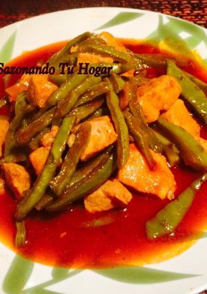 Una foto de Nopales con carne de cerdo en chile colorado💖