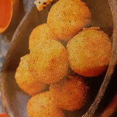 A picture of Cheese balls.