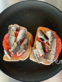 Una foto de Tosta de sardina