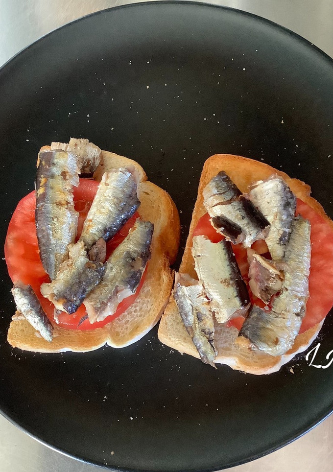 Una foto de Tosta de sardina