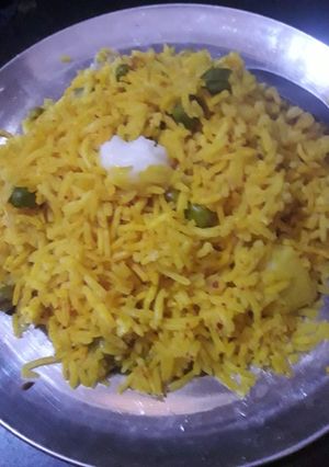 A picture of Matar pulao.