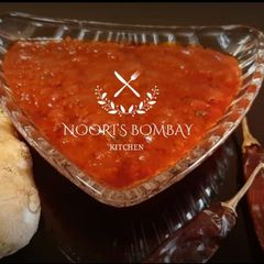 A picture of Schezwan chutney.