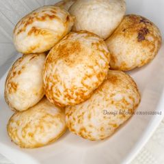 A picture of Rice masa (wainar shinkafa).