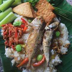 A picture of Nasi Liwet Rice cooker.