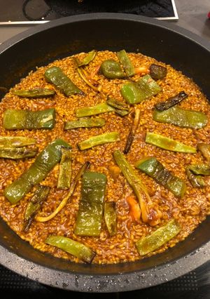 Una foto de Arroz con atún y cebolla