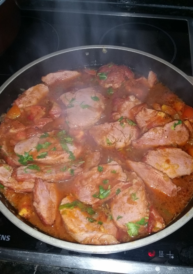 Una foto de Lomito de cerdo ahumado con salsa picante