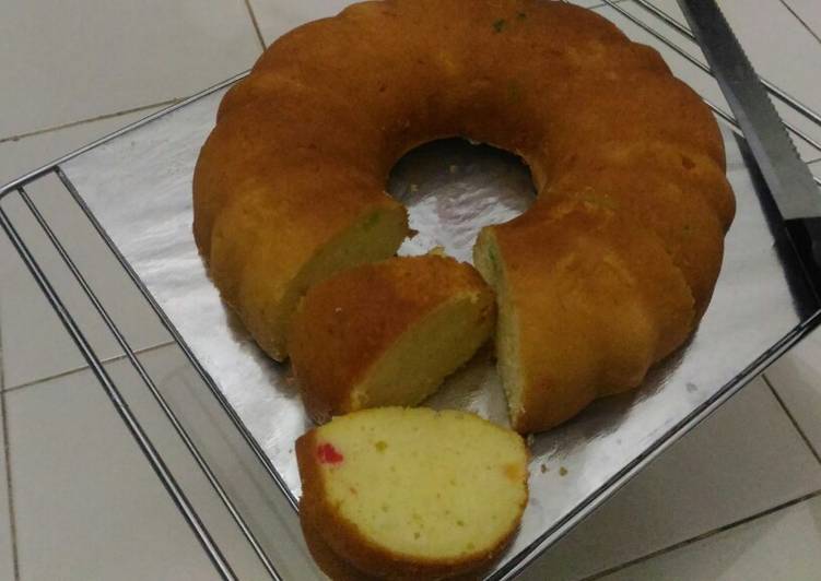 Bolu tape putih telor