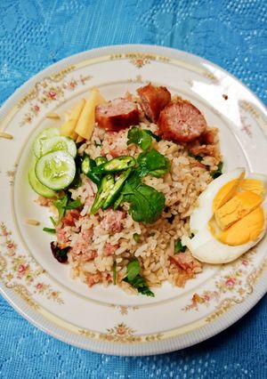 รูปของ ข้าวผัดไส้กรอกอีสาน